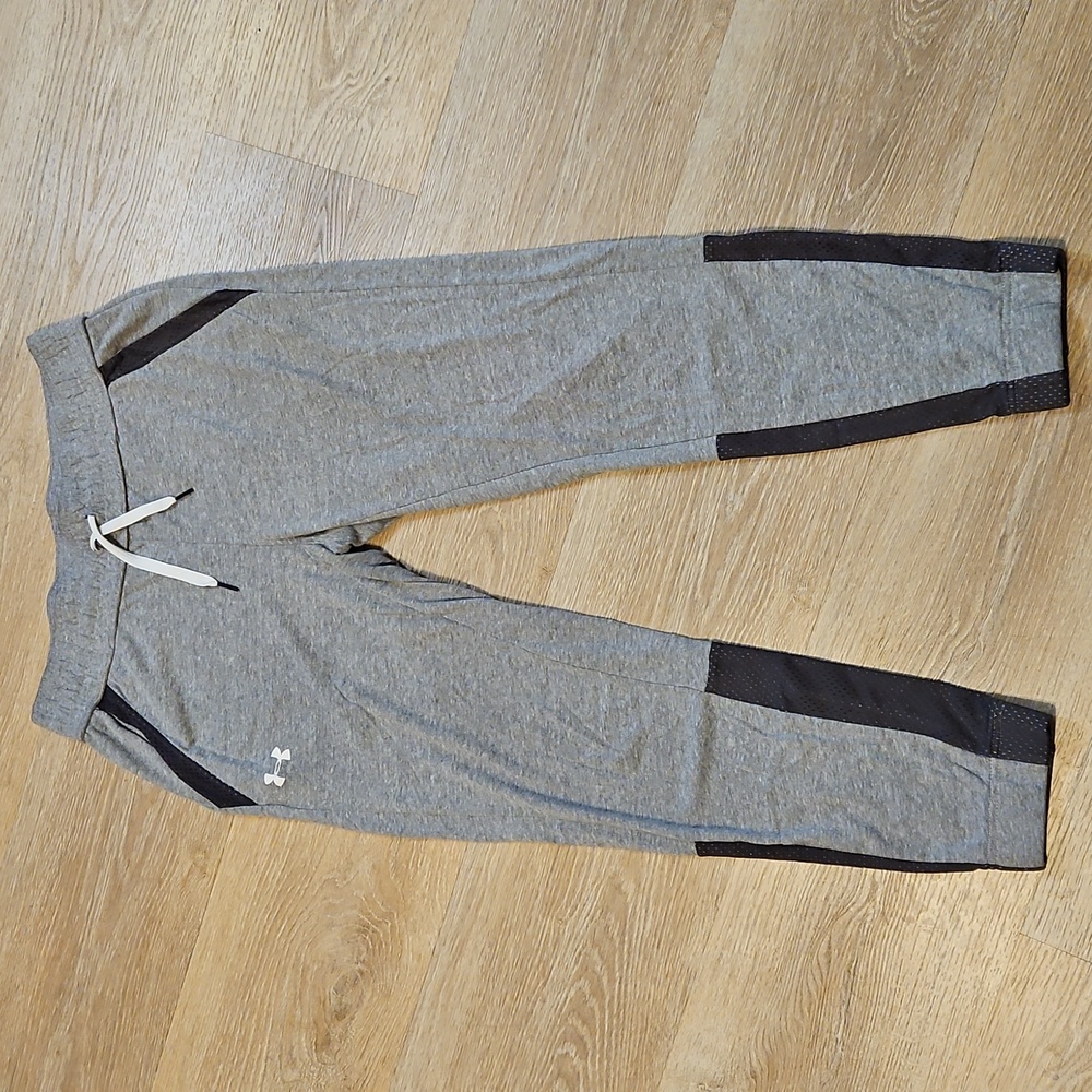 Under Armour Loose Joggers | Womems Medium